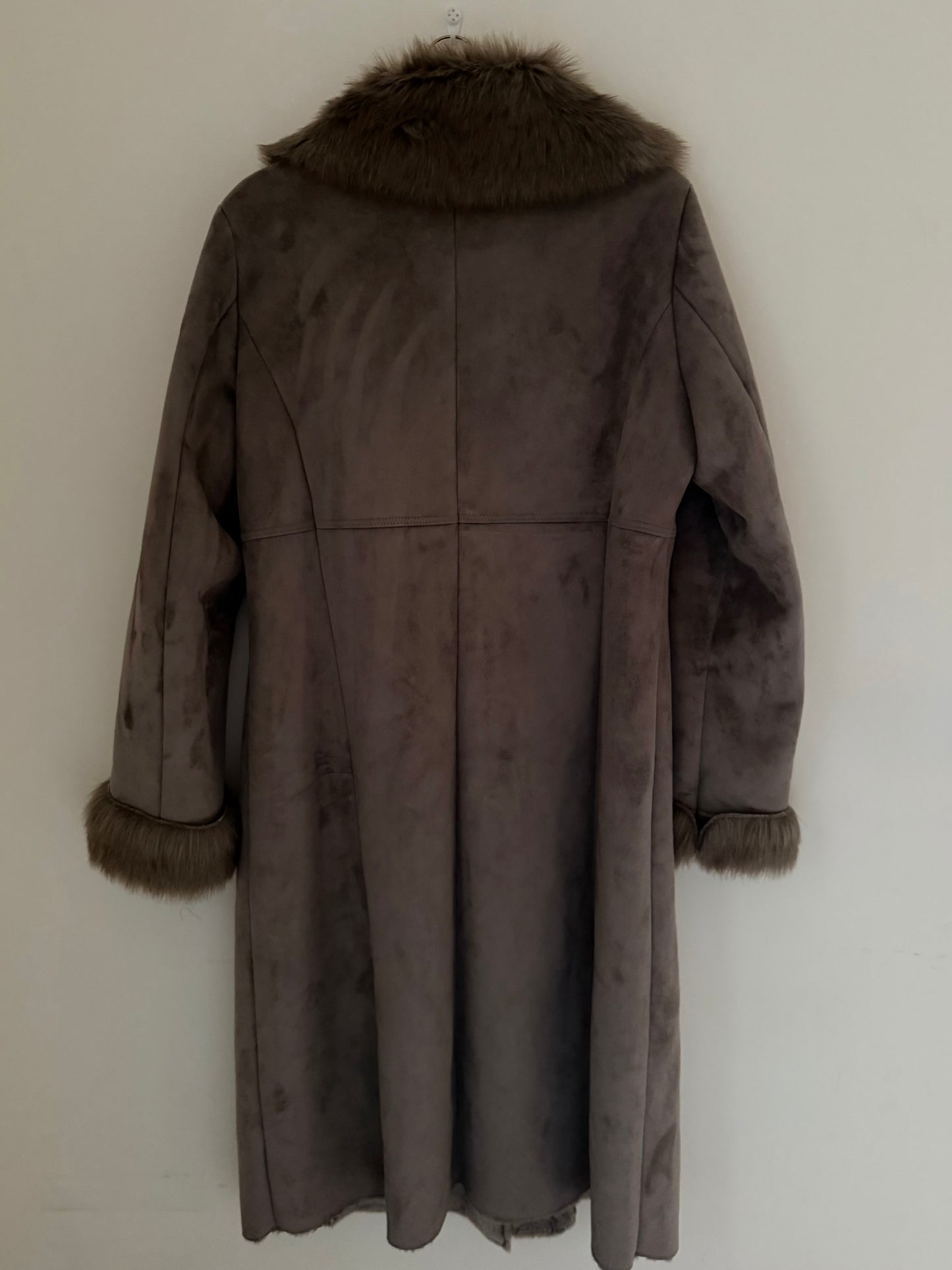 Frosted Taupe Faux Fur Jacket (M)